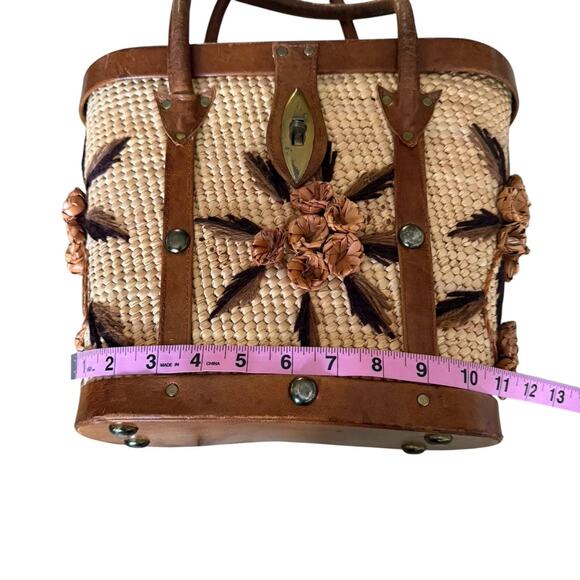 1960s Vintage Woven Straw Leather Floral Handbag Tote Purse Collectible Bag - Picture 8 of 11